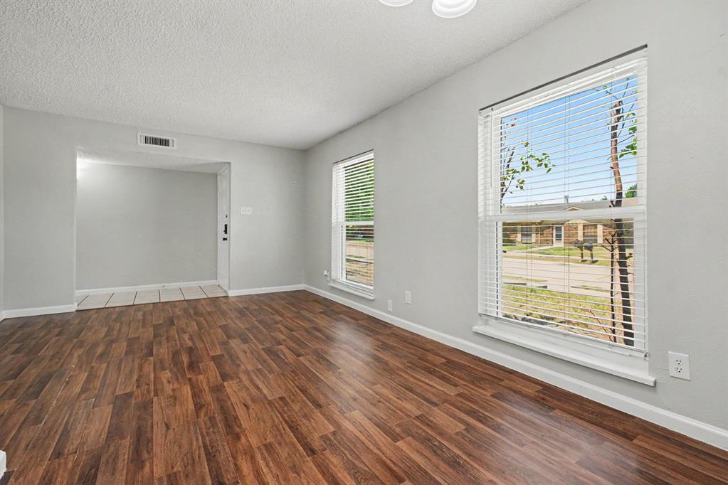8810 Miami Drive Property Photo 9