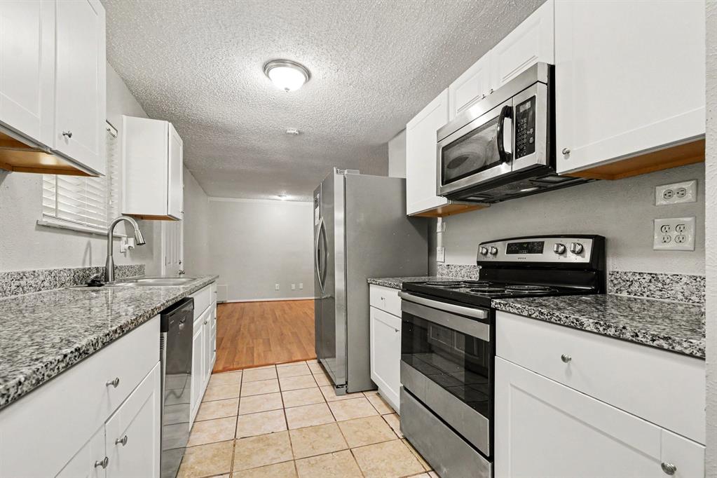 8810 Miami Drive Property Photo 11