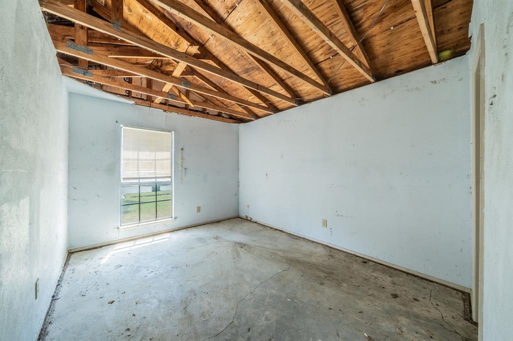 2031 Sharpshire Lane Property Photo 6