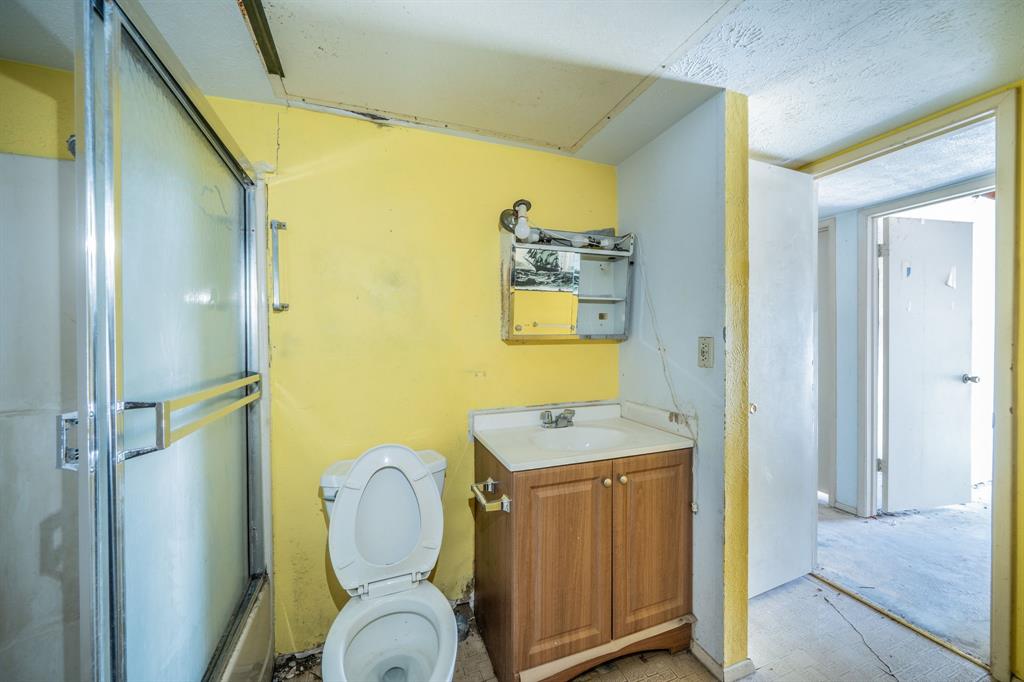 2031 Sharpshire Lane Property Photo 10