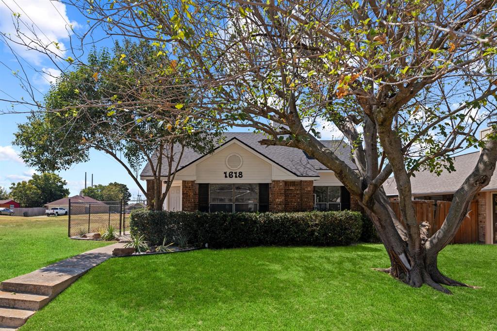 1618 Windmill Lane Property Photo 1