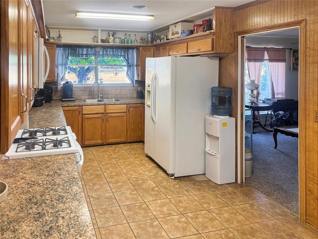 9173 Highway 6 Property Photo 10