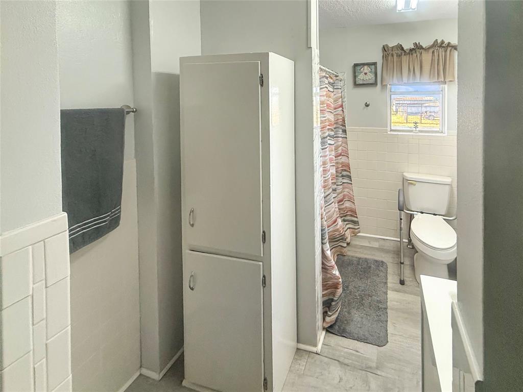 9173 Highway 6 Property Photo 17