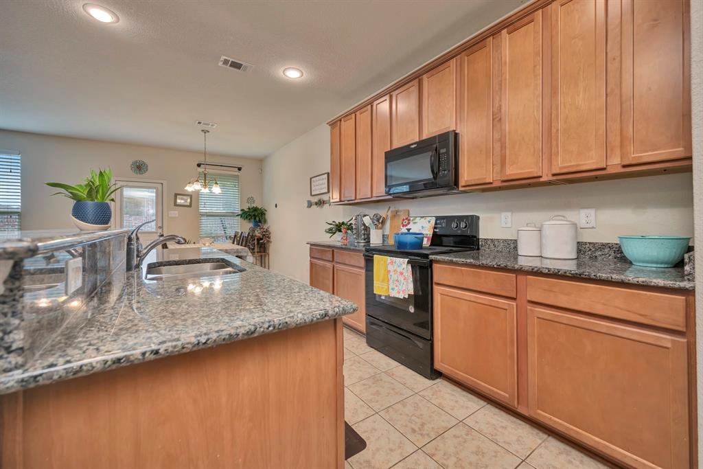 8105 Kurgan Trail Property Photo 4