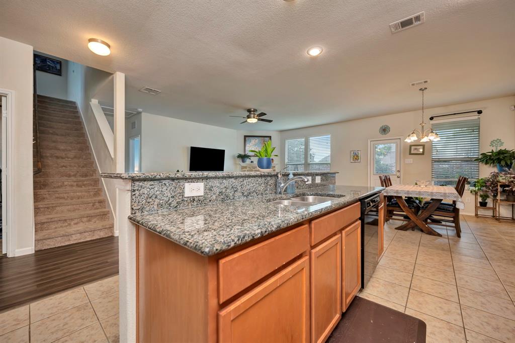 8105 Kurgan Trail Property Photo 5