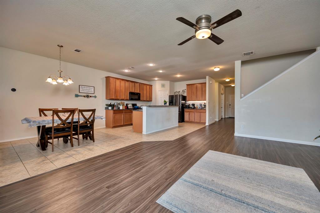 8105 Kurgan Trail Property Photo 10