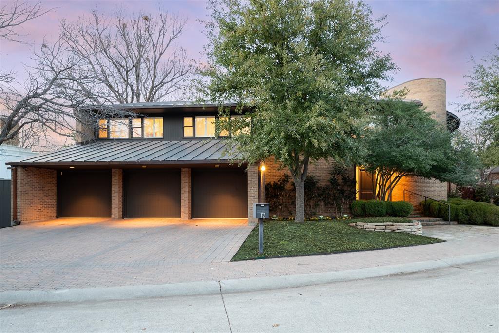 12 Royal Way Property Photo 3