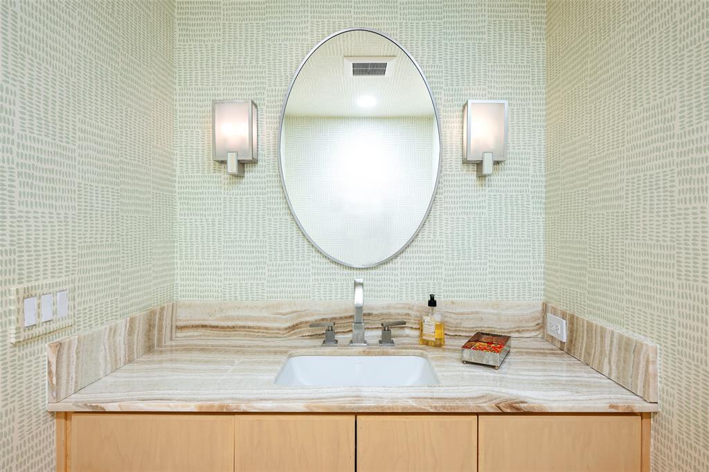 12 Royal Way Property Photo 8