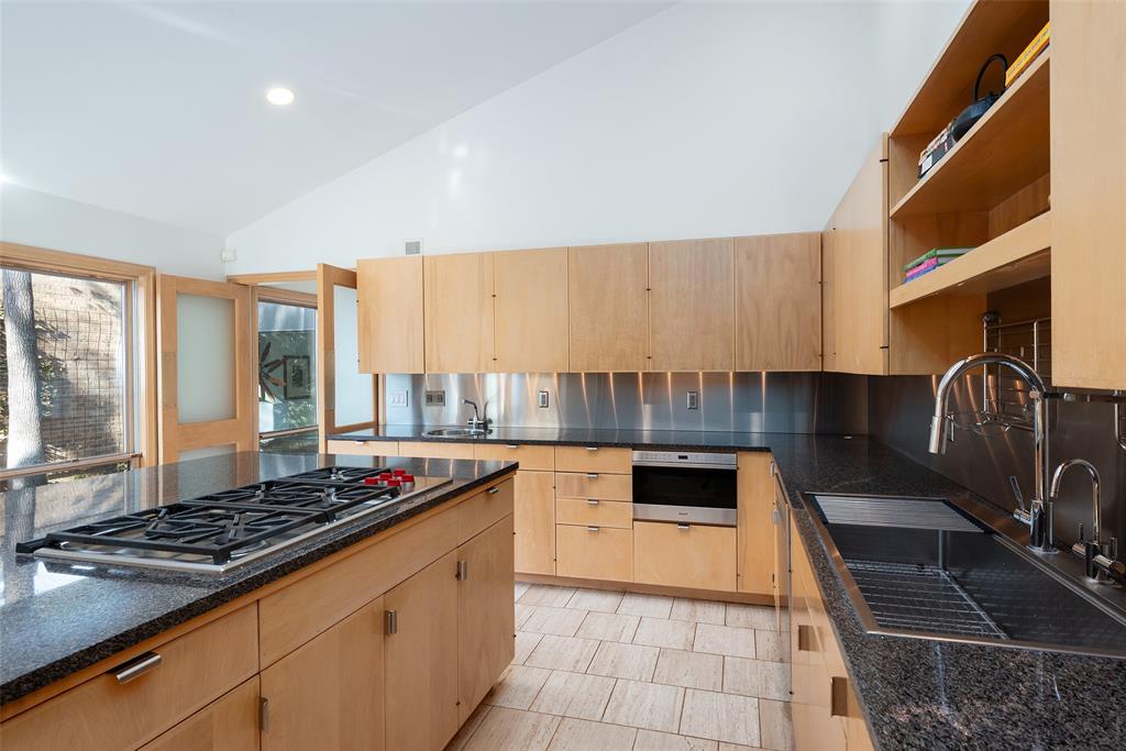 12 Royal Way Property Photo 21