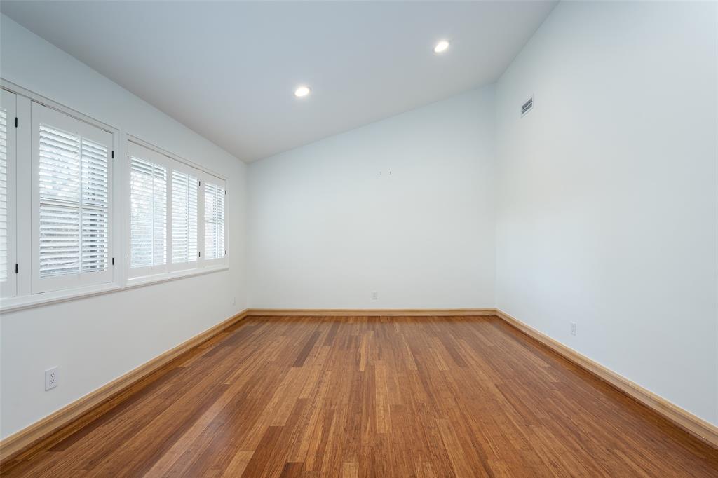 12 Royal Way Property Photo 31