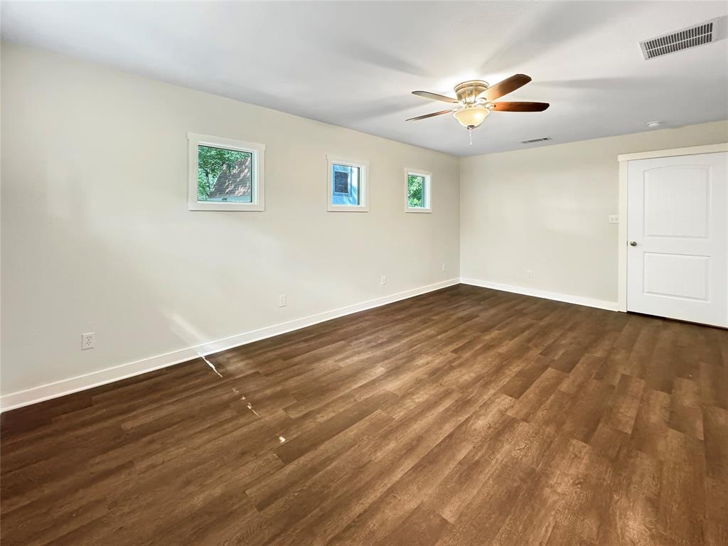 825 W Nelson Street Property Photo 10