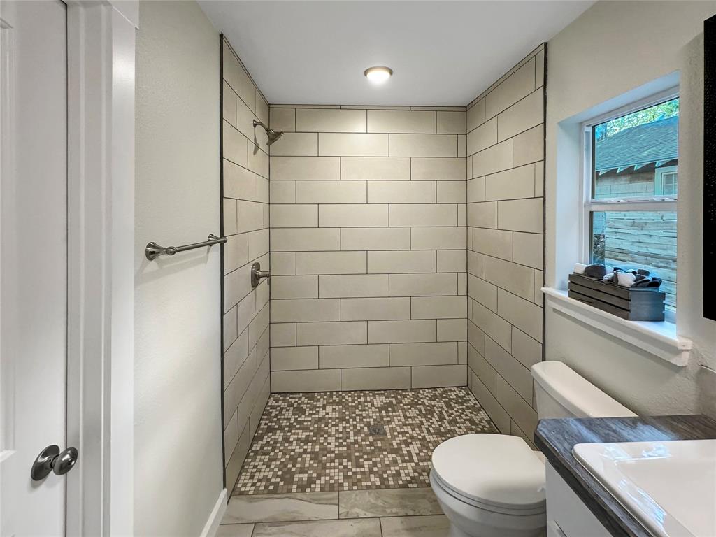 825 W Nelson Street Property Photo 12