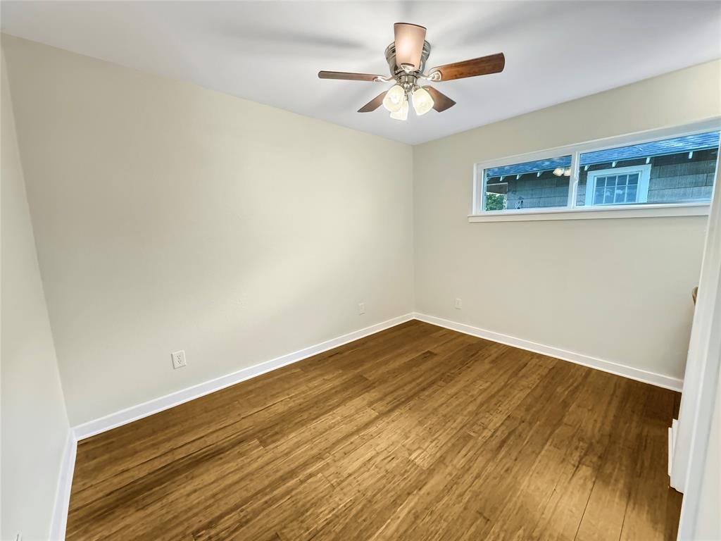 825 W Nelson Street Property Photo 16