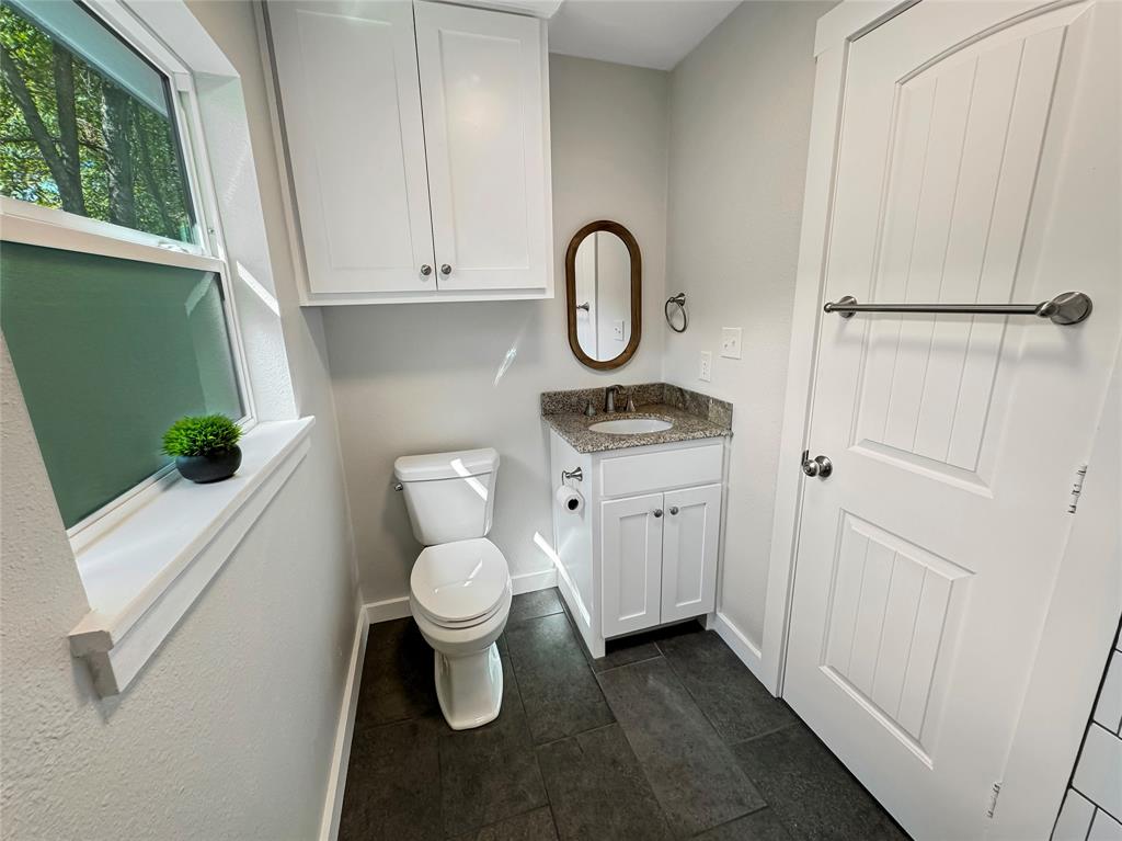 825 W Nelson Street Property Photo 20