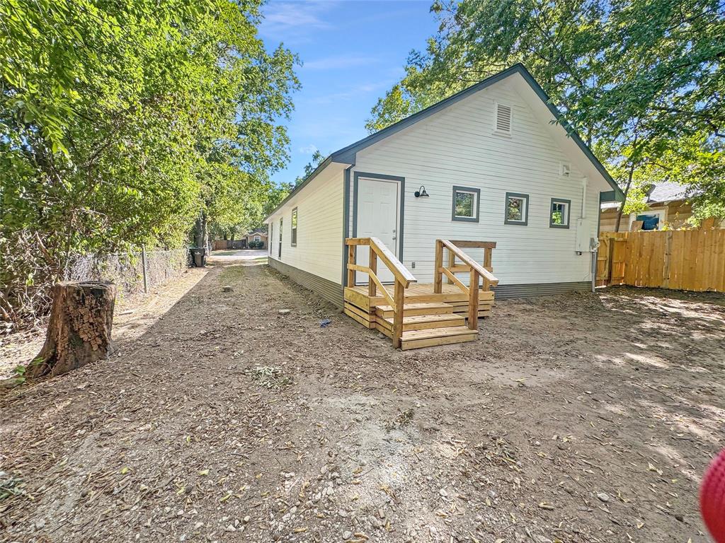 825 W Nelson Street Property Photo 23