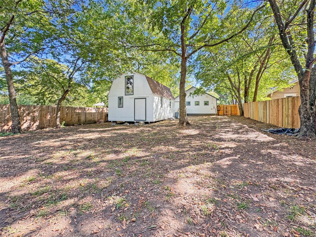 825 W Nelson Street Property Photo 29