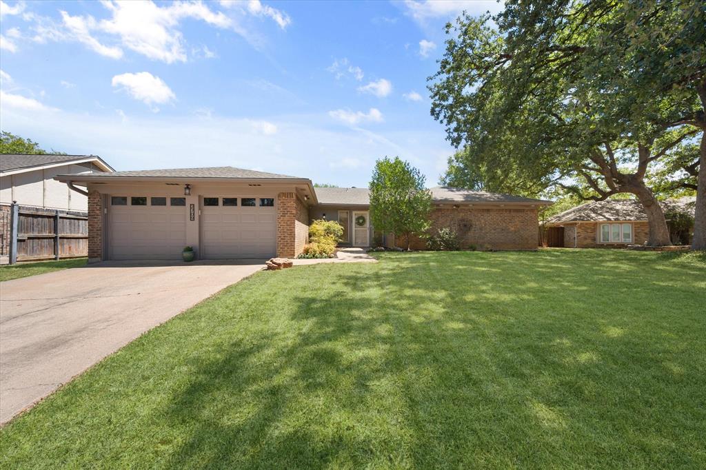 2709 Burnwood Court Property Photo 1