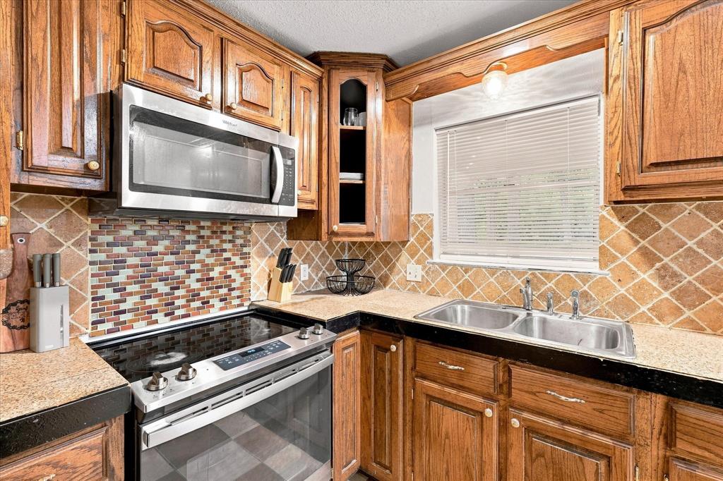 1813 Barron Lane Property Photo 3