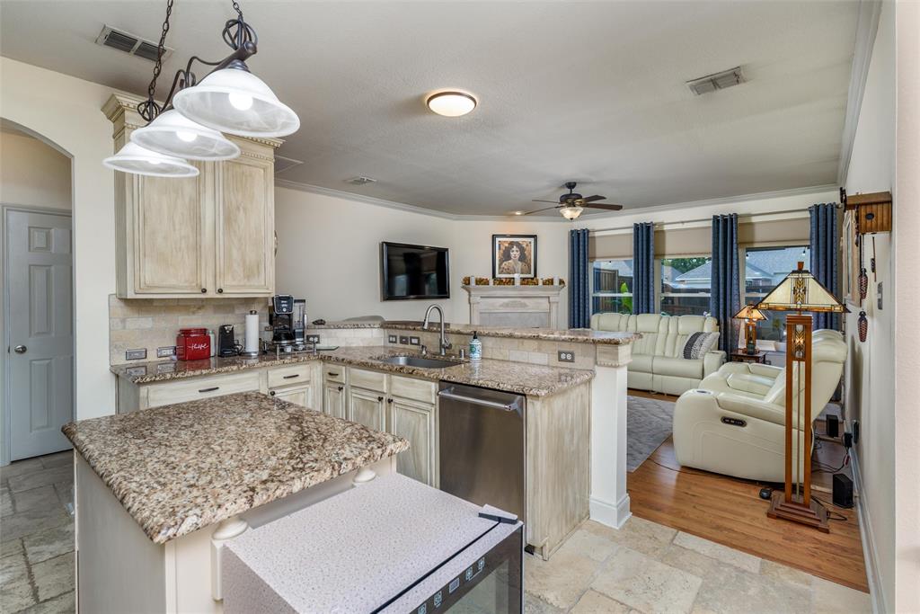 5800 Pine Ridge Boulevard Property Photo 7