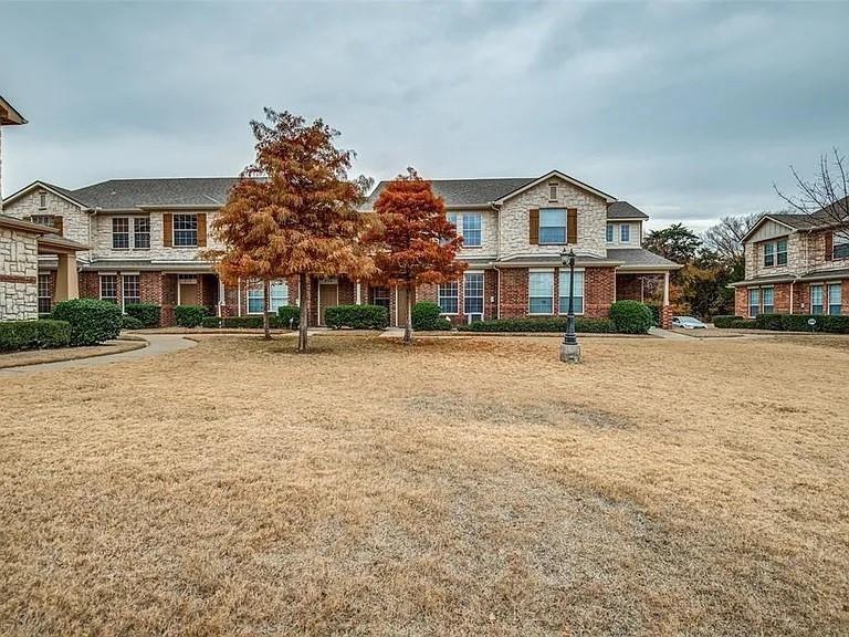2742 Olympic Park Drive Property Photo 2