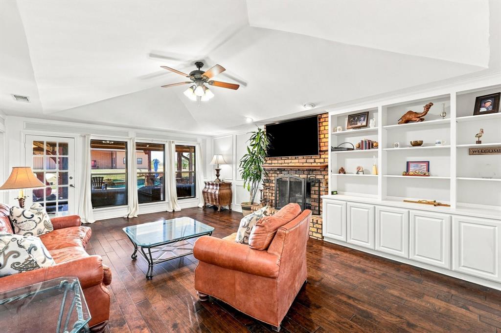 11513 Ridgeview Circle Property Photo 3