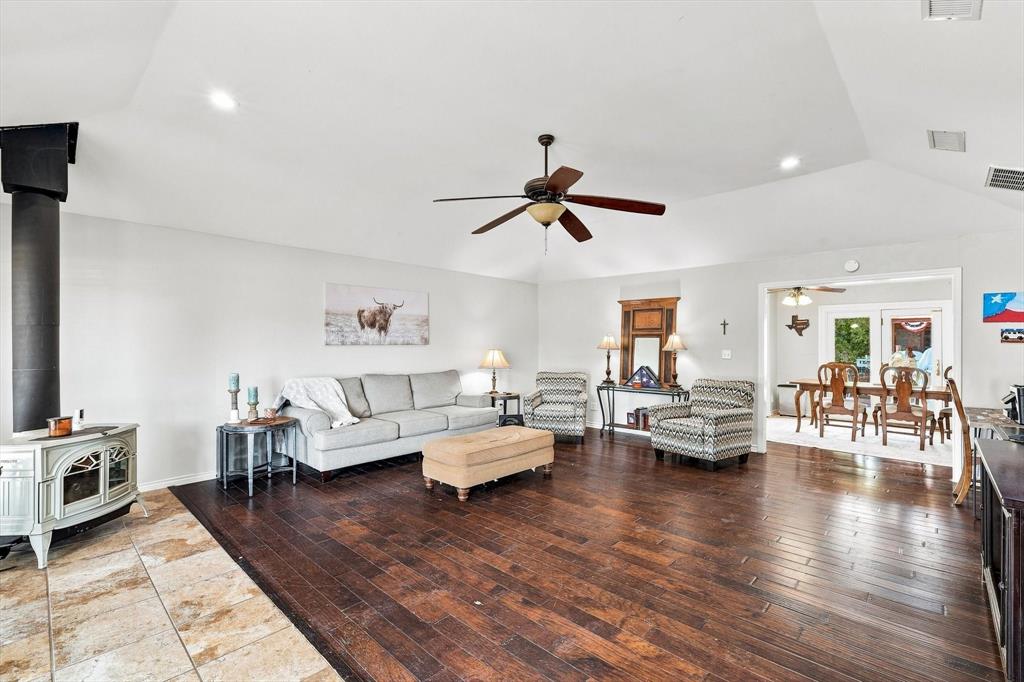 11513 Ridgeview Circle Property Photo 4
