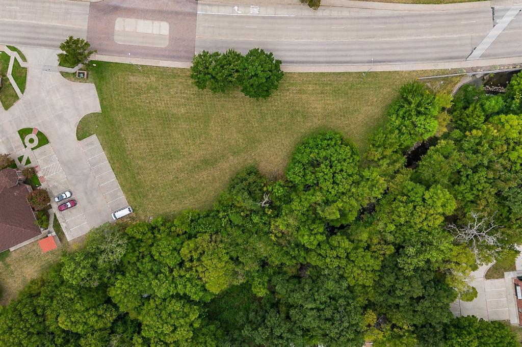 525 Westpark Way Property Photo 1