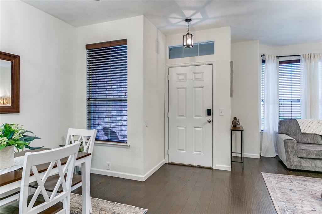 180 Leonard Street Property Photo 3