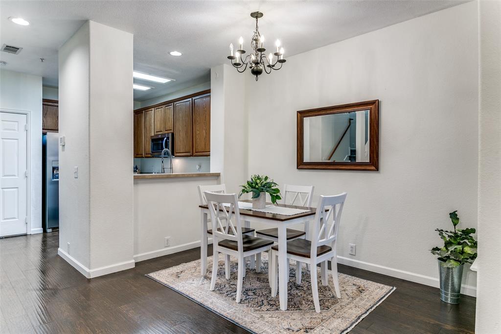 180 Leonard Street Property Photo 8