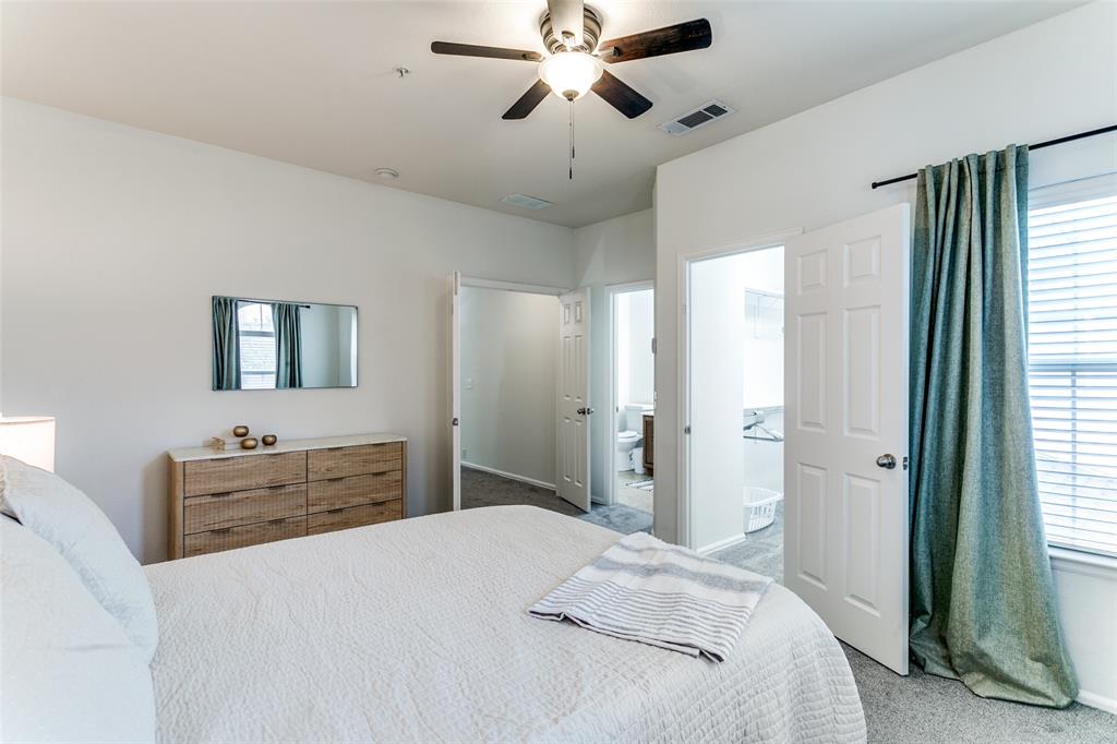 180 Leonard Street Property Photo 14