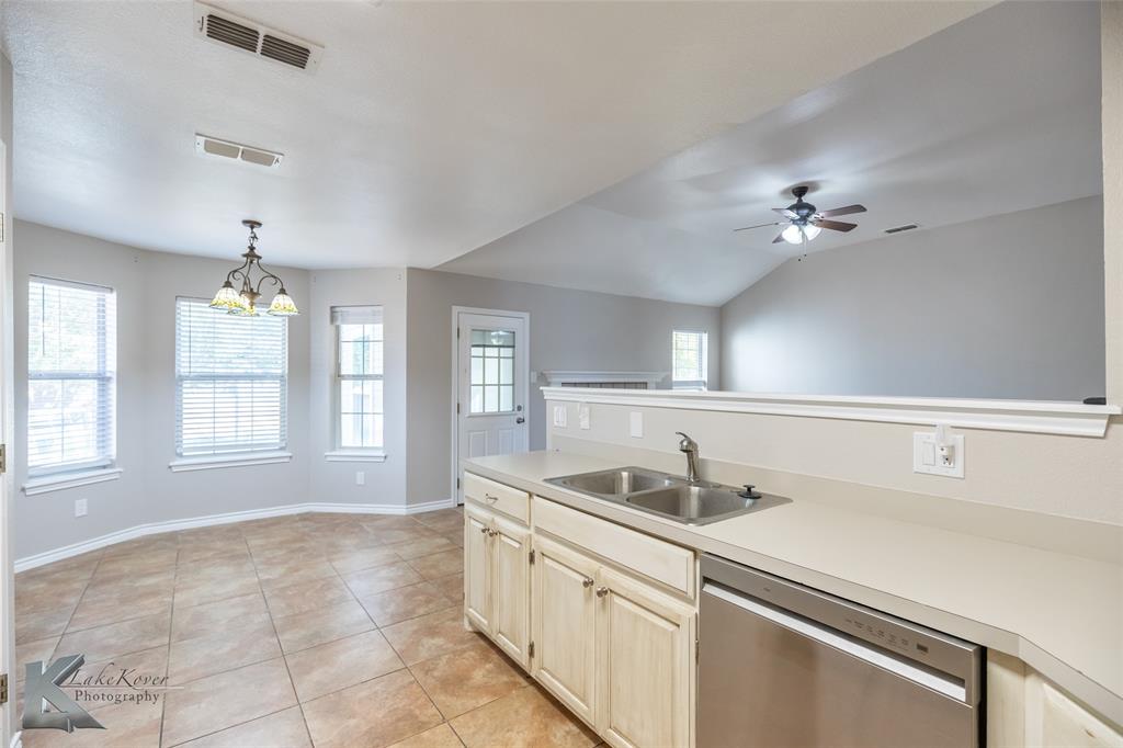 7549 Thompson Parkway Property Photo 10