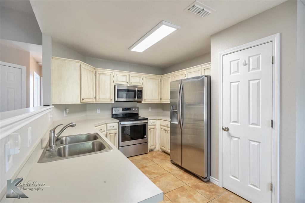 7549 Thompson Parkway Property Photo 11