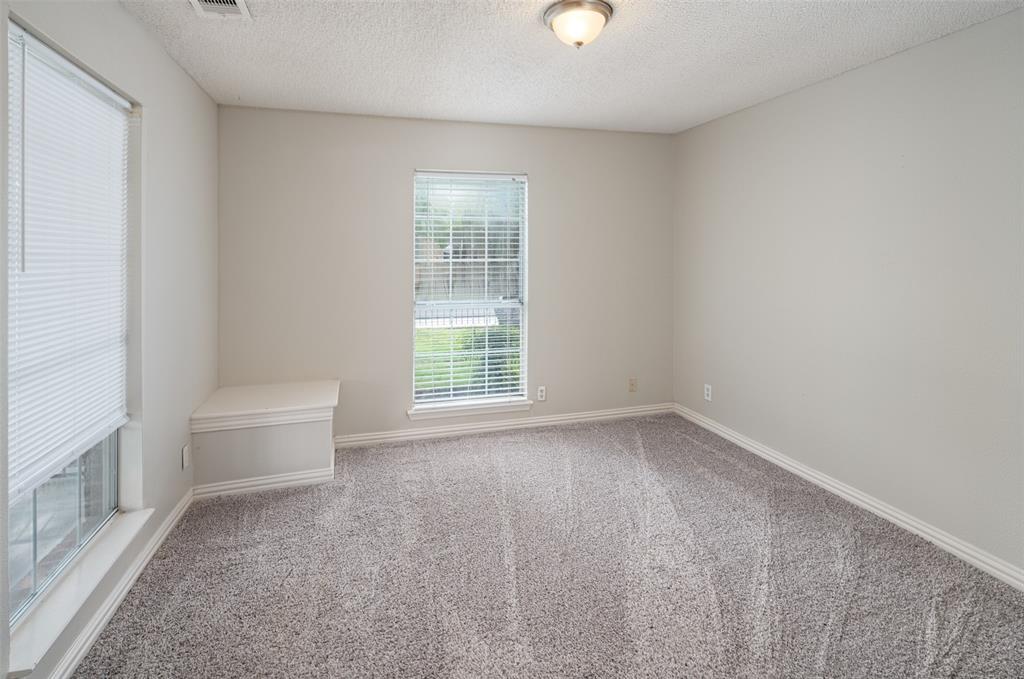 311 E Walnut Street Property Photo 13
