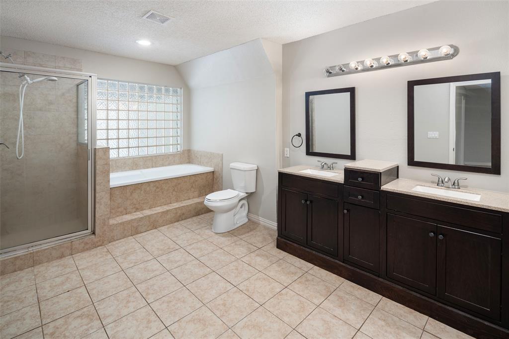 311 E Walnut Street Property Photo 15