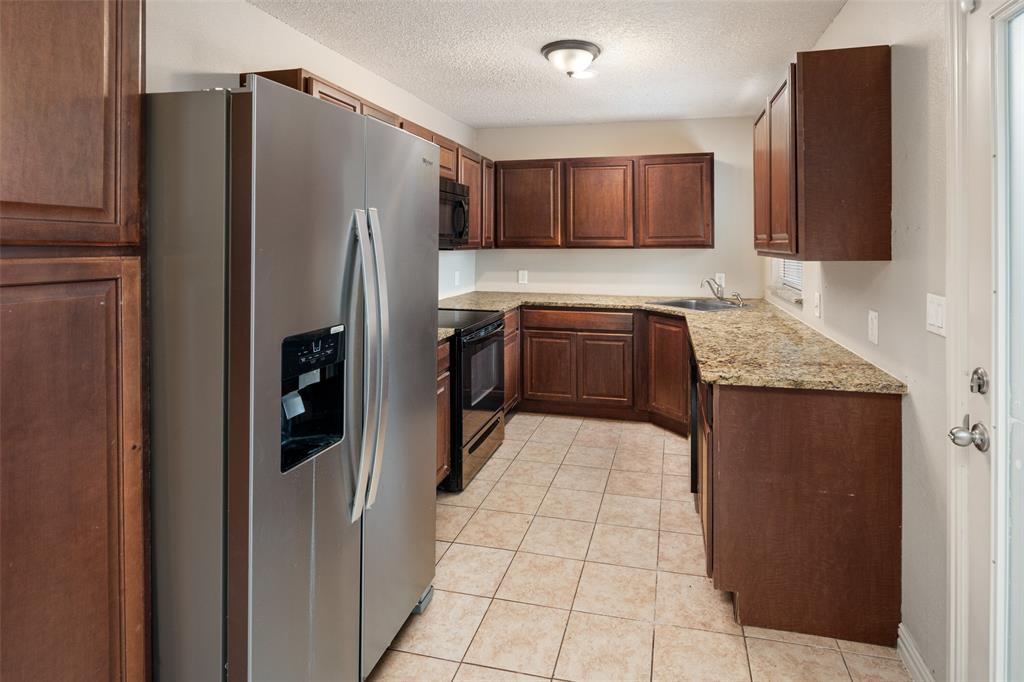311 E Walnut Street Property Photo 17