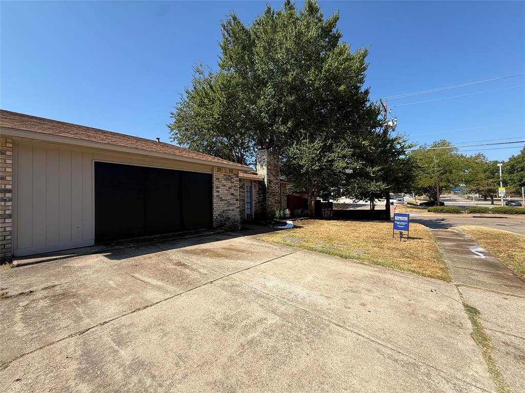4212 Coronet Property Photo 2