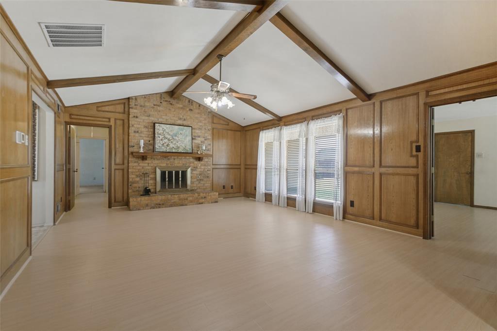 1700 Mayflower Drive Property Photo 3