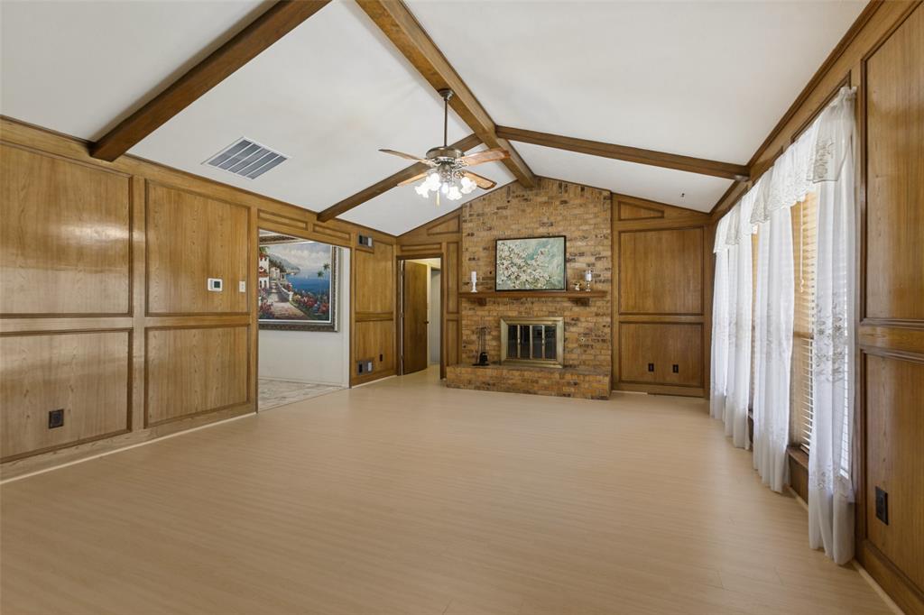 1700 Mayflower Drive Property Photo 4