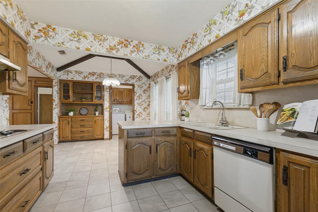 1700 Mayflower Drive Property Photo 10