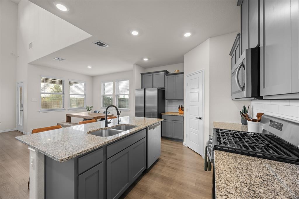 591 Yucca Court Property Photo 4