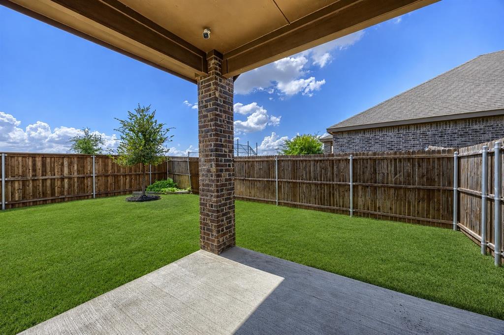 591 Yucca Court Property Photo 33