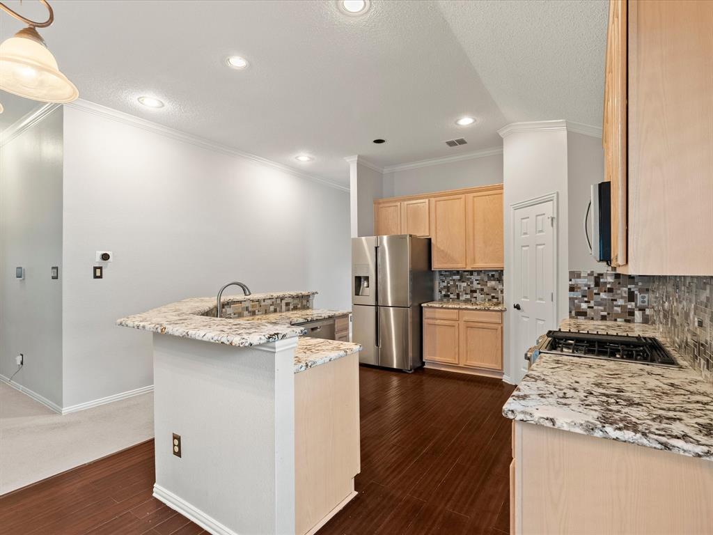 6401 Candletree Lane Property Photo 4