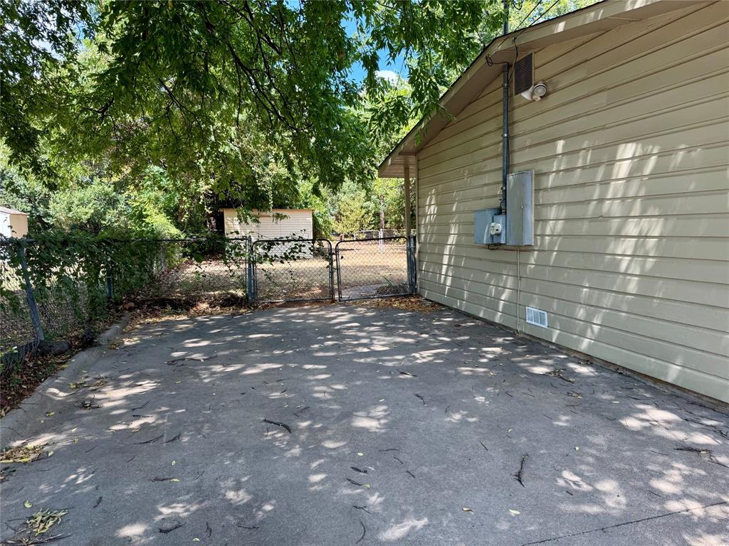 1013 Wilshire Boulevard Property Photo 3
