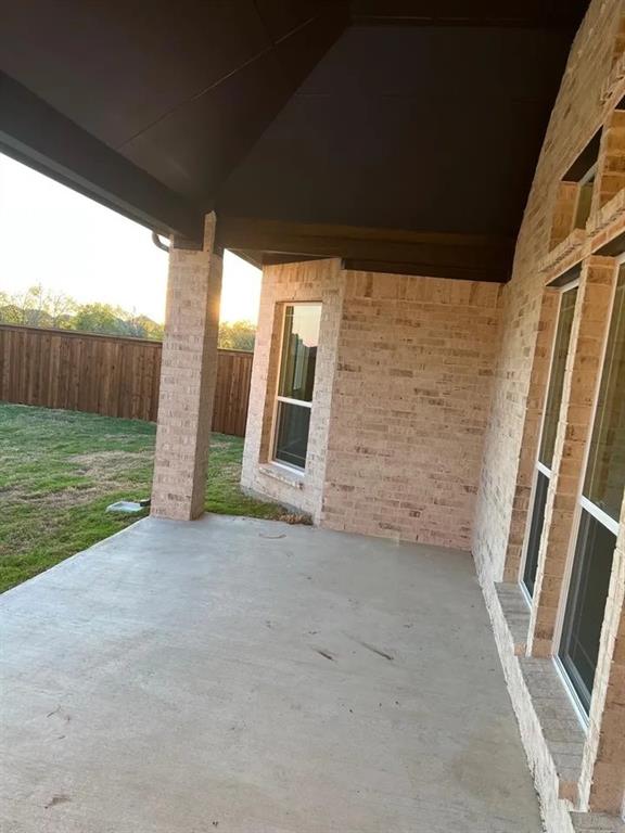 504 Christie Crossing Property Photo 8