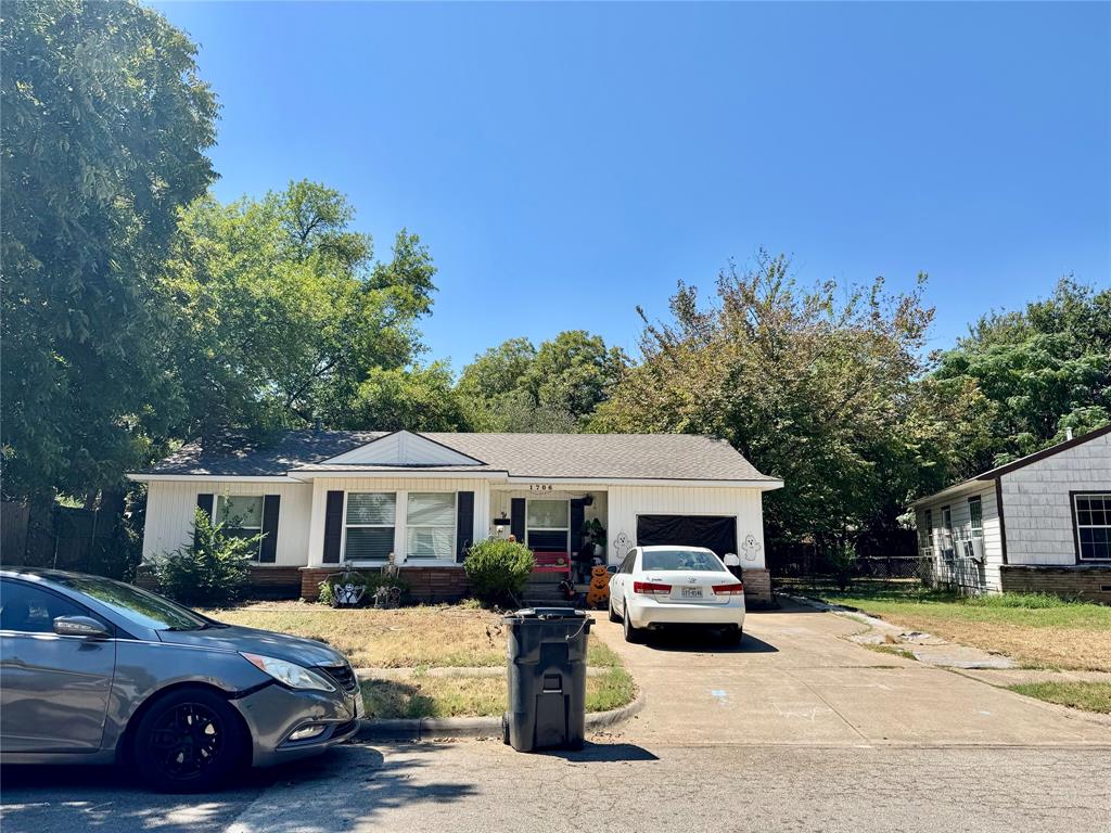 1706 Stewart Drive Property Photo 1