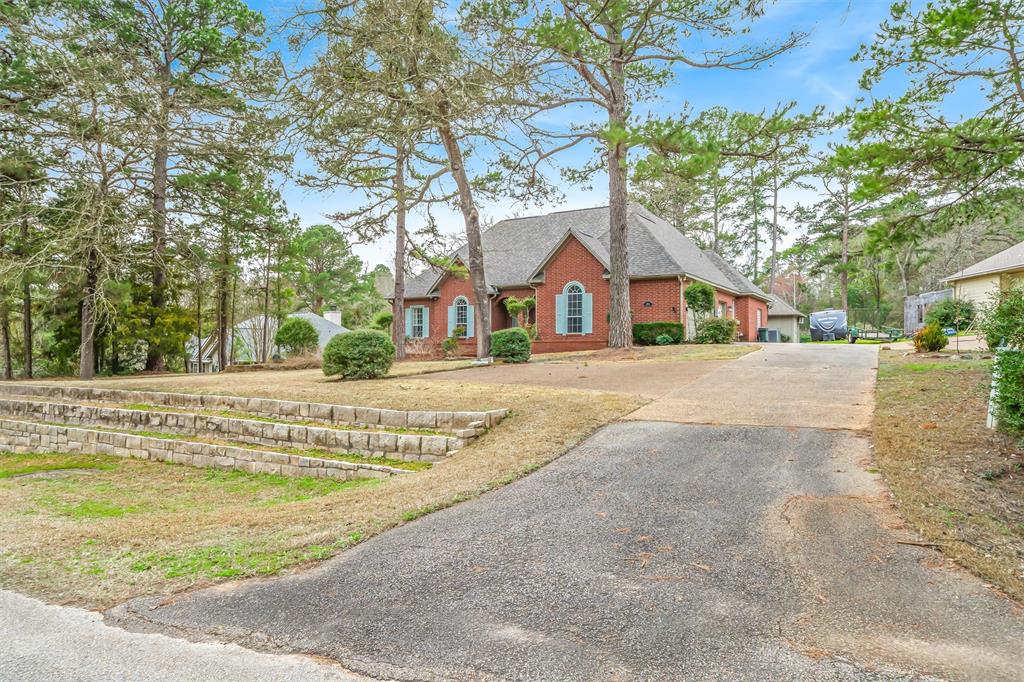 1304 Greenbriar Trail Property Photo 1