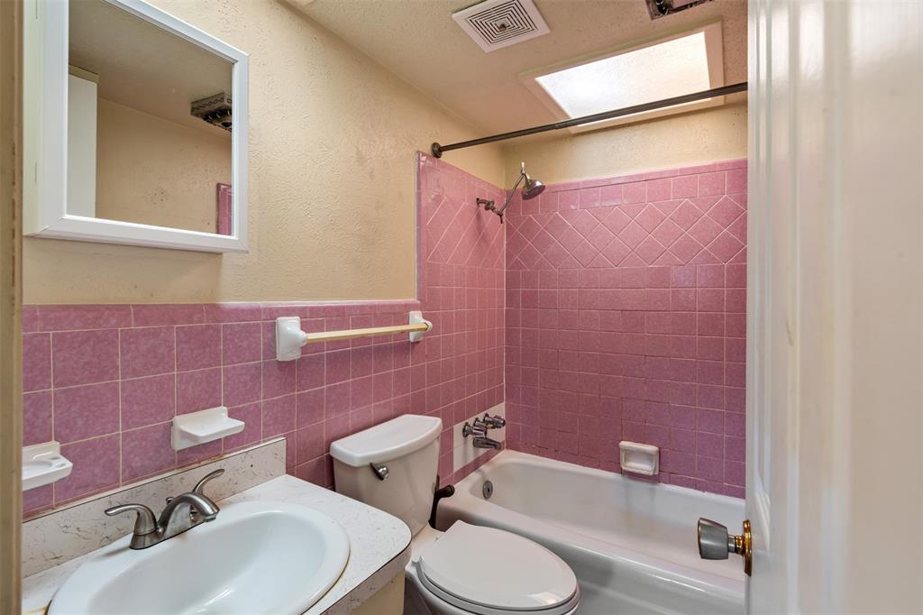 2409 Mccormick Street Property Photo 7