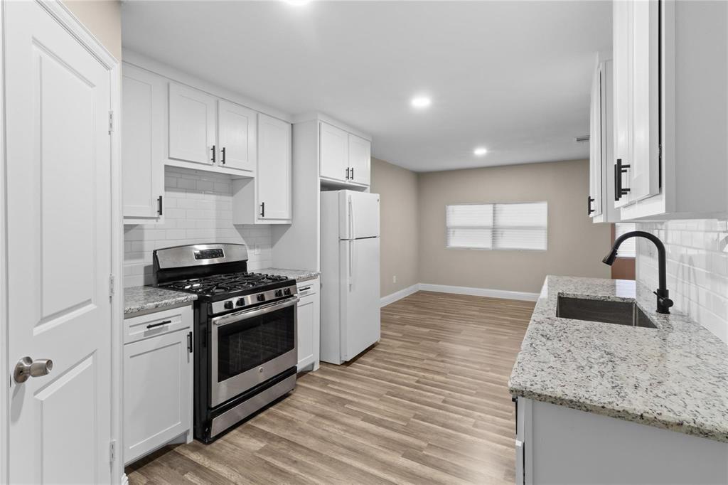 2907 Clinton Avenue Property Photo 3