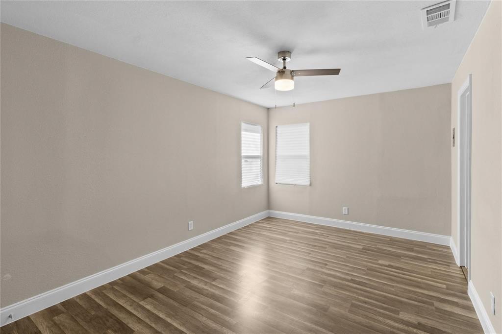 2907 Clinton Avenue Property Photo 5