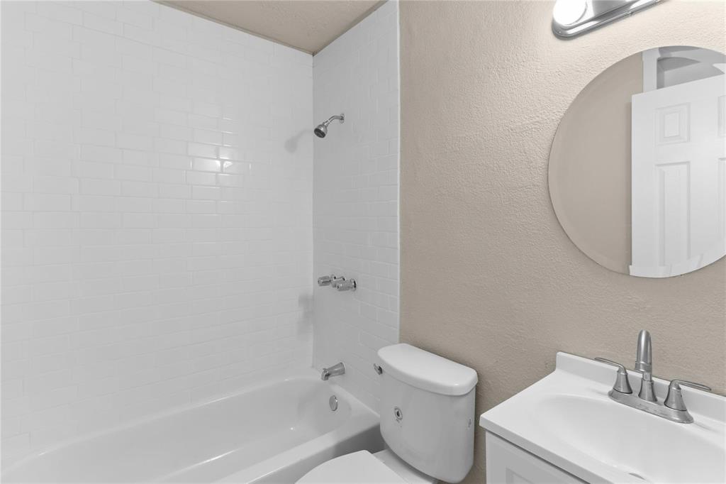 2907 Clinton Avenue Property Photo 8